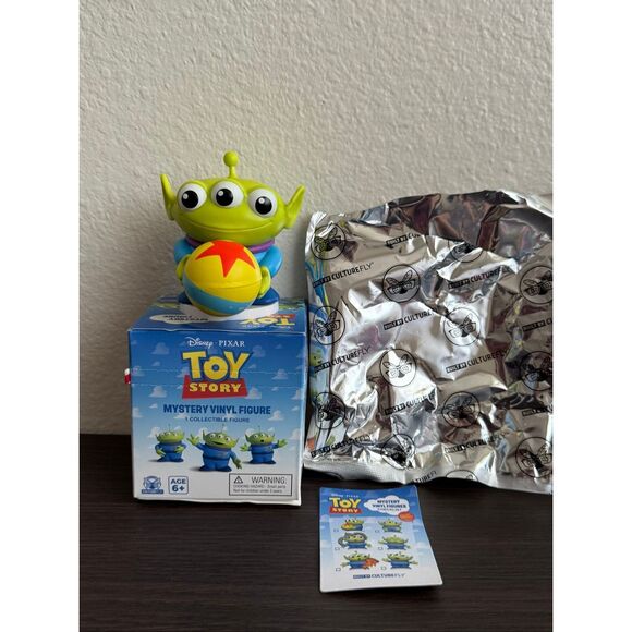 Disney Pixar Toy Story Alien Mystery Vinyl Figure - Ball - Picture 1 of 5